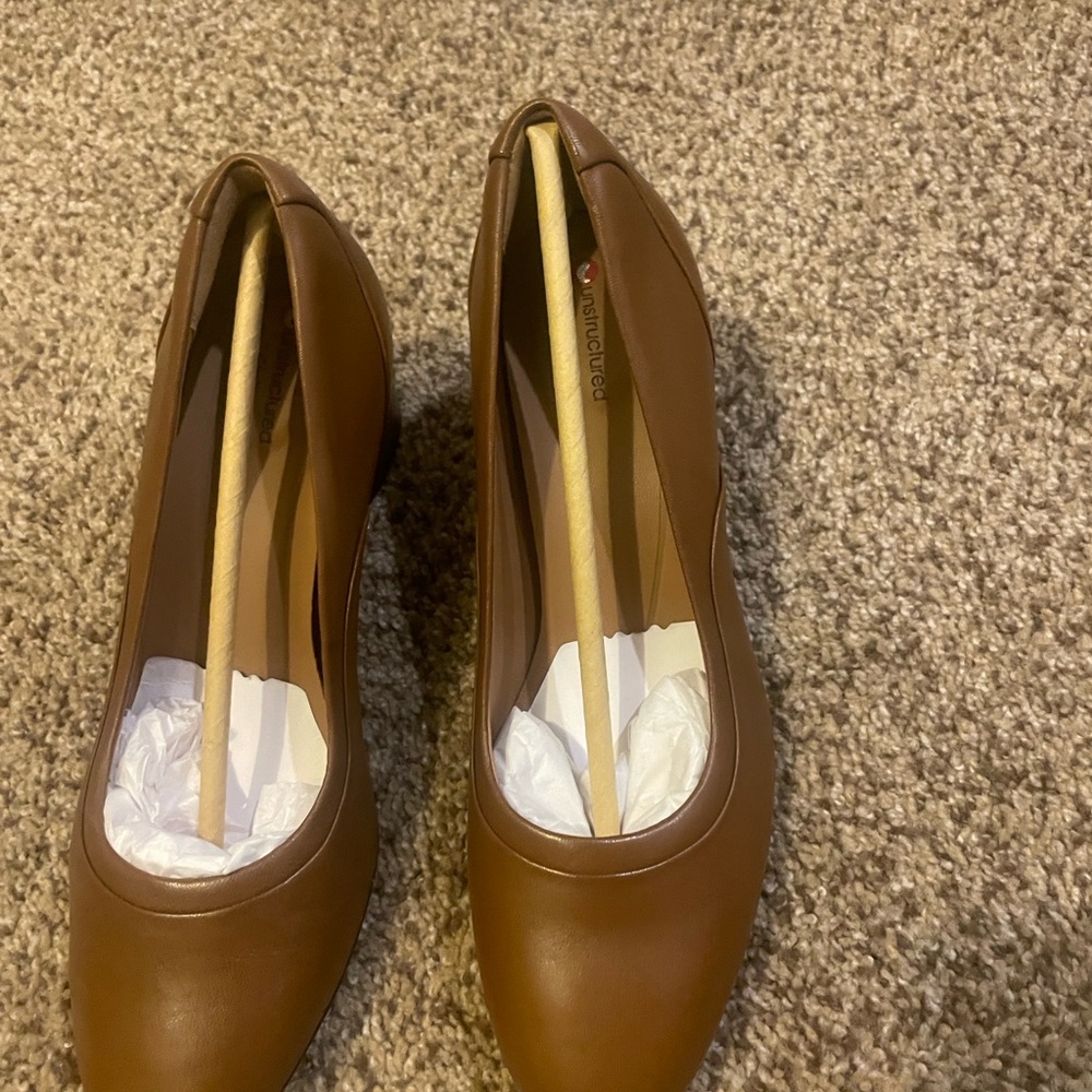 Clarks Women's Tan Leather Heels